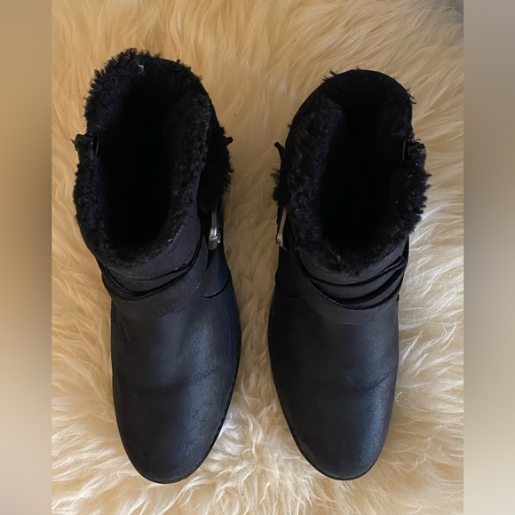 CROWN VINTAGE Black Suede Ankle Boots - Picture 9 of 10